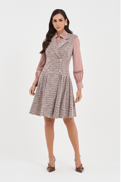06 vestido rose tweed curto com botoes dourados