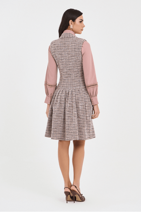 07 vestido rose tweed curto com botoes dourados