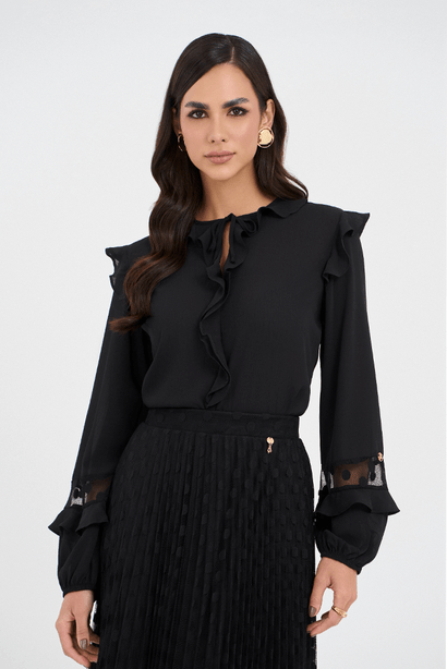 01 blusa preta plano com babados e manga longa