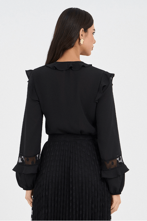 06 blusa preta plano com babados e manga longa