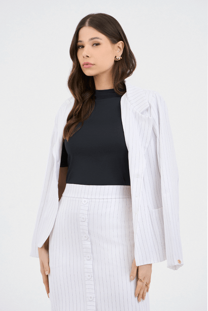 02 blazer branco risca de giz mangas longas