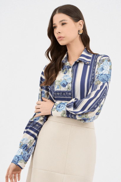 05 camisa azul estampada com vista embutida