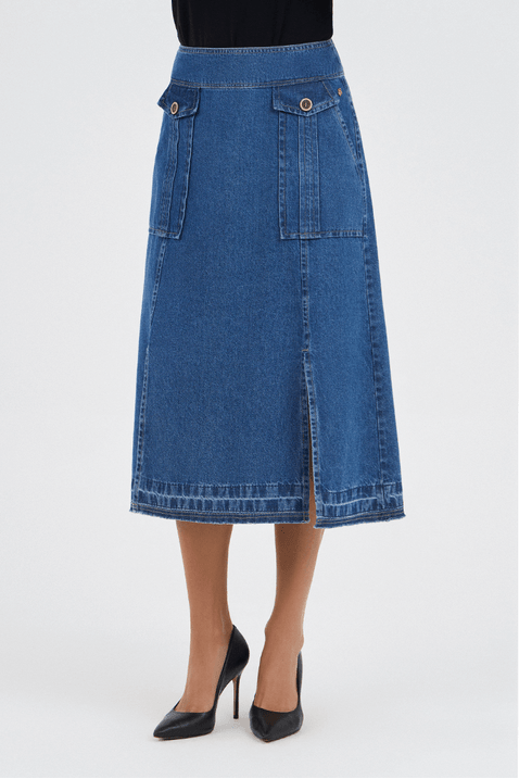 07 blusa preta em malha com detalhe de renda