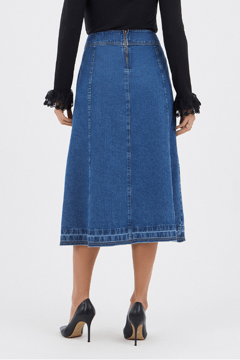 08 blusa preta em malha com detalhe de renda