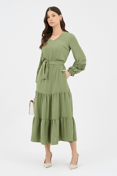 08 vestido amendoa midi gode com renda na manga