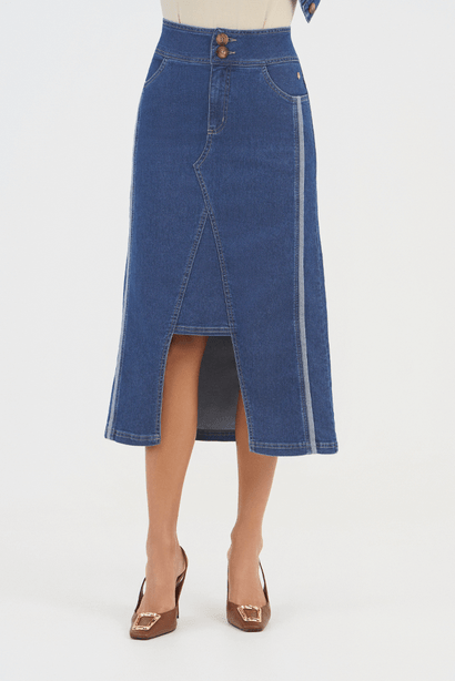 02 jaqueta jeans com bolsos e recortes