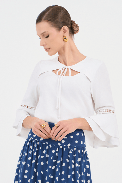 07 blusa branca plano com amarracao e mangas 3 4