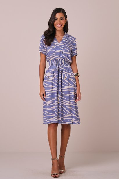 Vestido Azul Curto no Viscolinho com Dobra no Busto Aline Tatá Martello