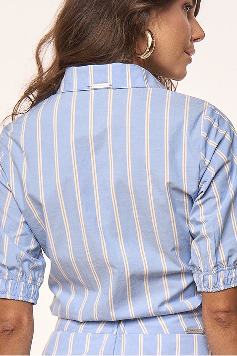 camisa azul claro listrada 7