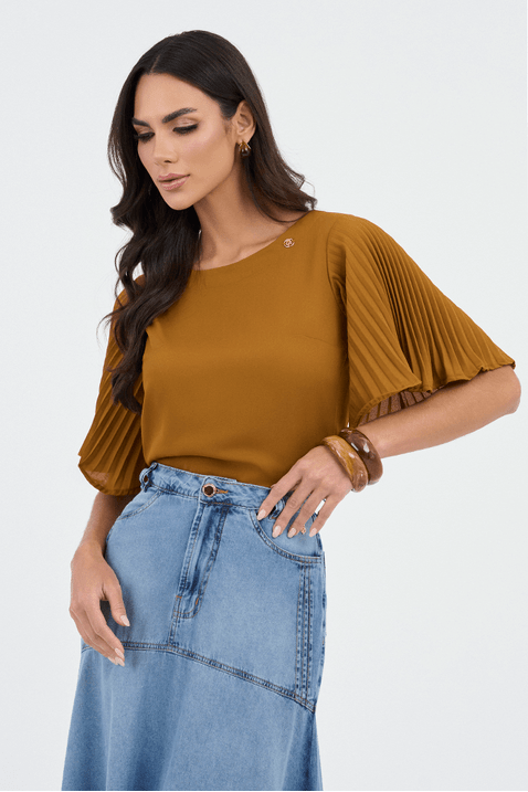 04 blusa caramelo cropped mangas plissada