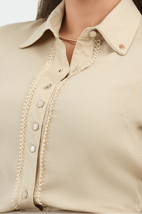 camisa bege plano mangas 3 4 com guipir 3