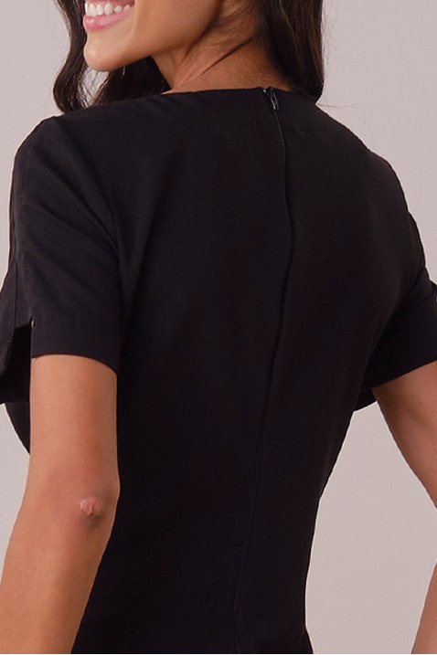 vestido preto curto na alfaiataria com fivelas ayla tata martello 2