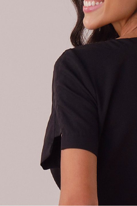 vestido preto curto na alfaiataria com fivelas ayla tata martello 3