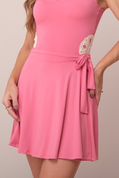 Shorts Saia Curto Rosa Com Amarração Alice Tatá Martello