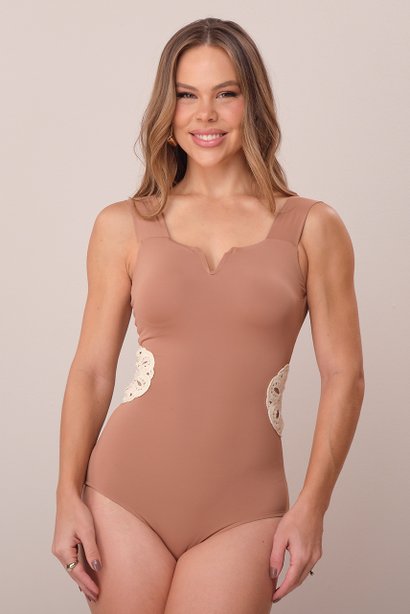 maio bege com aplicacao na cintura 1