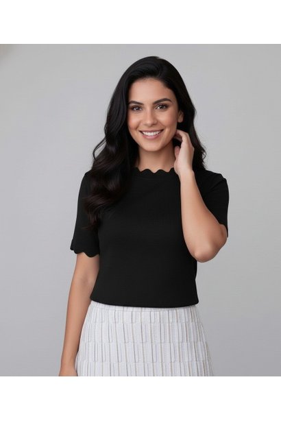 Blusa Preto Tricô Encanto Lisa Básica Manga Curta Detalhes Ondulados VicSim
