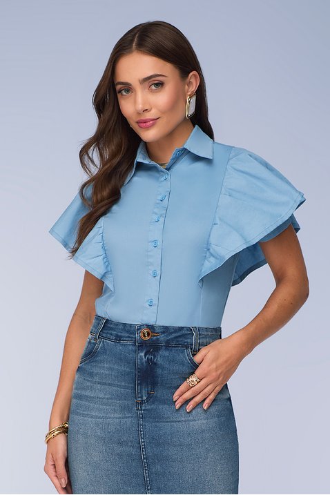 camisa de tricoline azul claro com babado titanium jeans 5