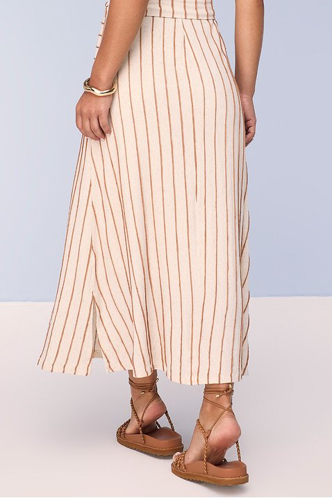 vestido creme evase de malha listrada com faixa titanium jeans 3