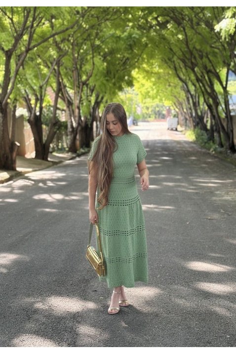 01 vestido trico modal isadora midi manga curta tramas trabalhadas pistache vicsim
