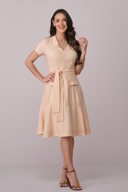 Vestido Creme Curto em Alfaiataria com Faixa Eloise Tatá Martello
