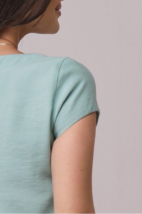 vestido verde curto com bolsos funcionais luara tata martello 1
