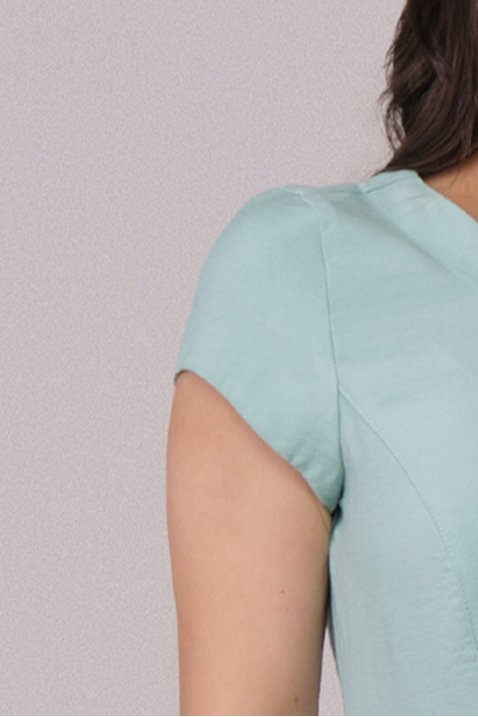 vestido verde curto com bolsos funcionais luara tata martello 7
