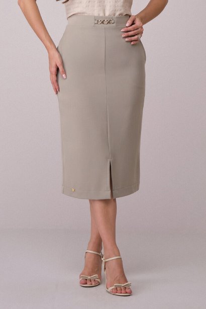 Saia Bege Midi com Detalhe em Metal e Fenda Frontal Meire Tata Martello