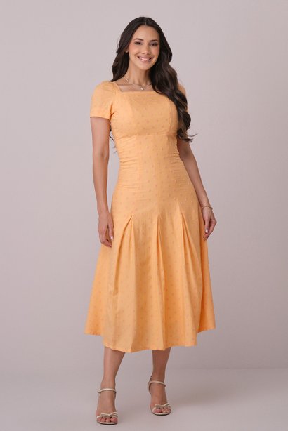 Vestido Laranja Midi no Linho Bordado Ariana Tatá Martello