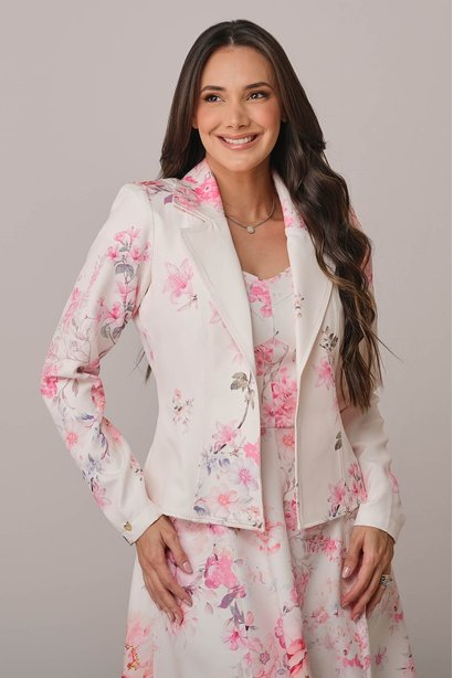 Blazer Rosa Curto na Alfaiataria Barbara Tatá Martello