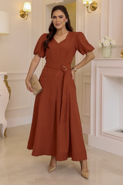 Vestido Max Terracota em Crepe com Nervuras e Cinto Kauly