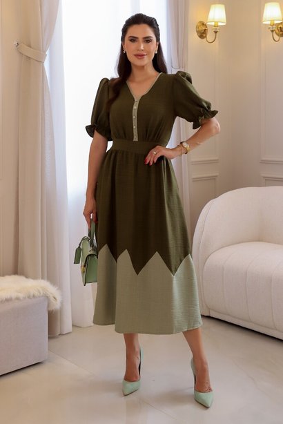 Vestido Max Bicolor Verde Oliva em Crepe com Recortes Geométricos Kauly
