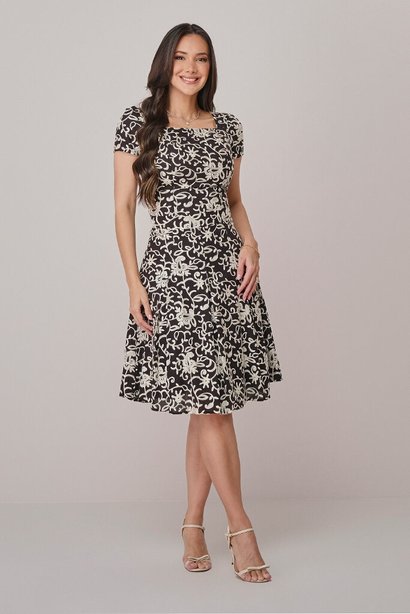 Conjunto Preto Curto no Algodão Bordado Raika Tata Martello